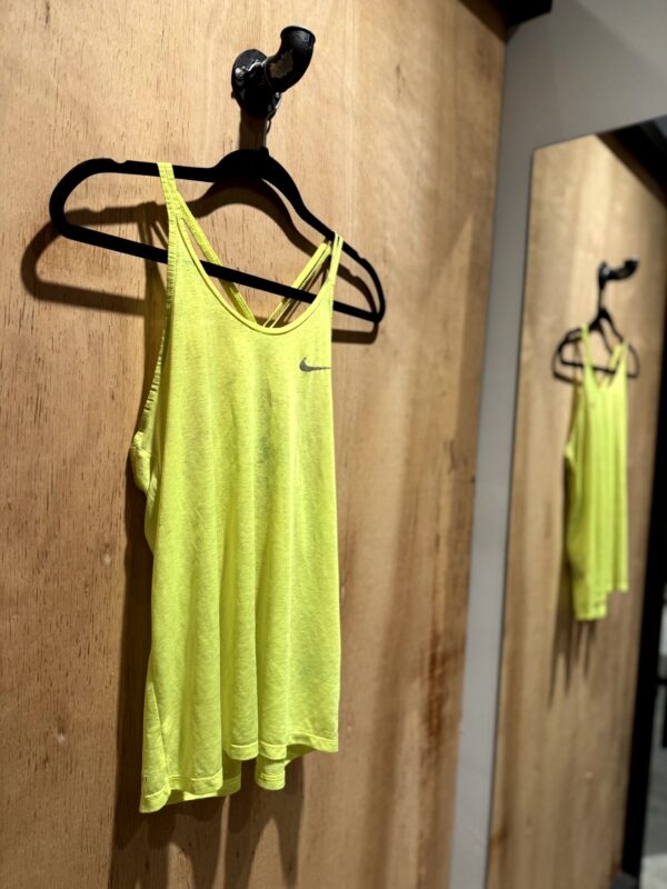 Musculosa Nike
