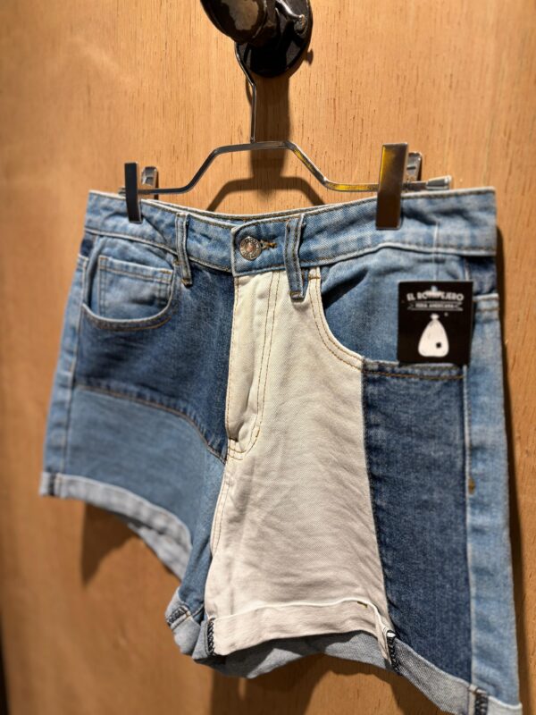 Short Forever 21 - Imagen 3