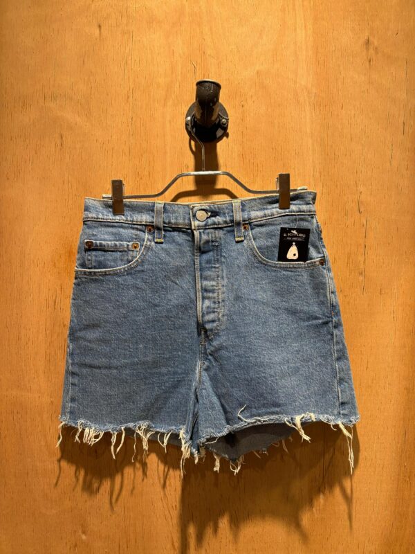 Short Levis