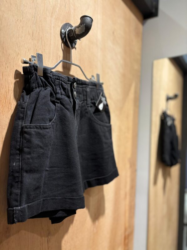 Short Rie - Imagen 3